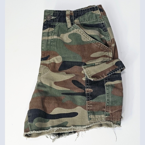 Small FOREVER21 Camio Shorts - Picture 2 of 3